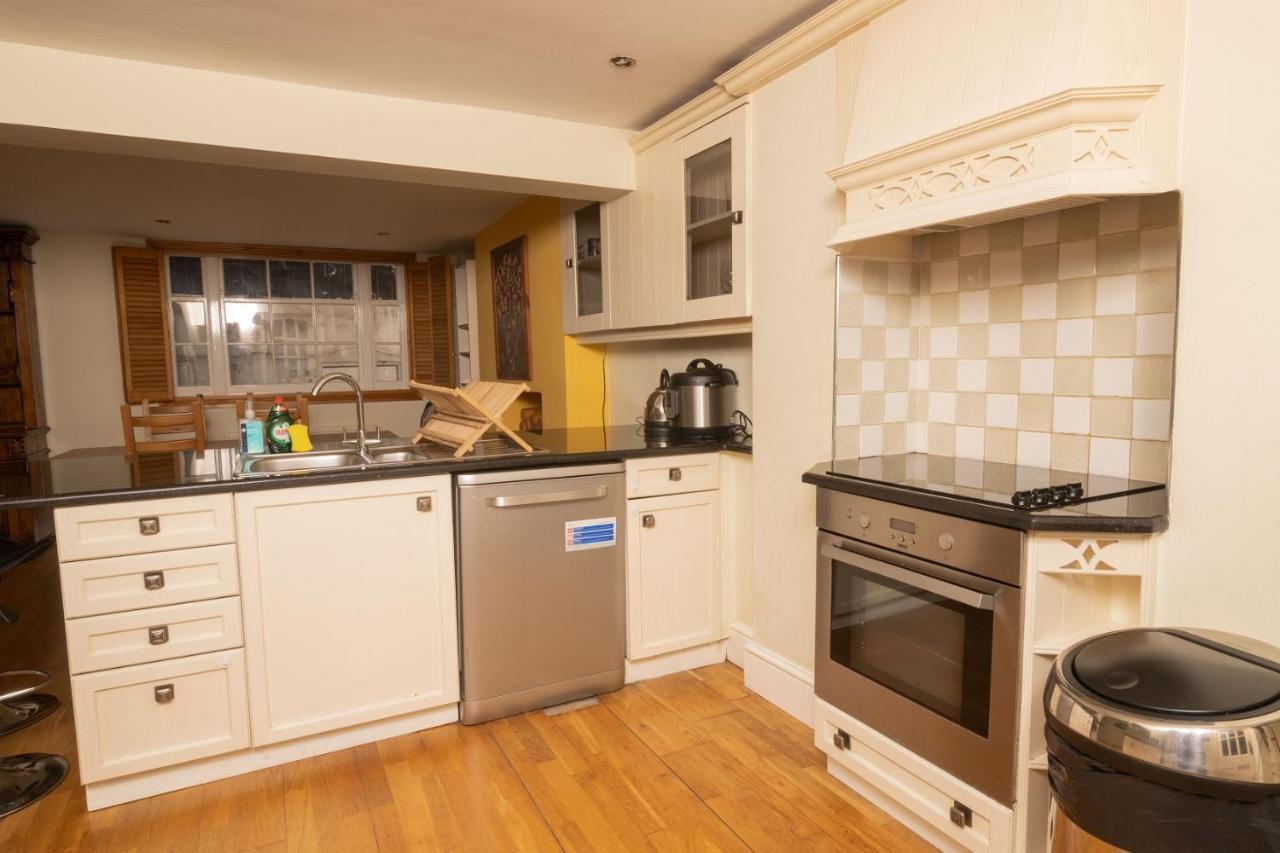 The Angel Place Hideaway - Fair 4Bdr House With Terrace Лондон Екстериор снимка