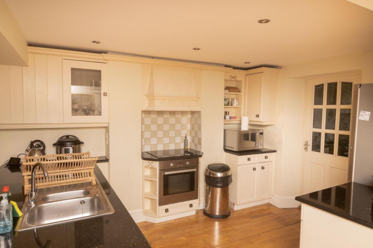 The Angel Place Hideaway - Fair 4Bdr House With Terrace Лондон Екстериор снимка