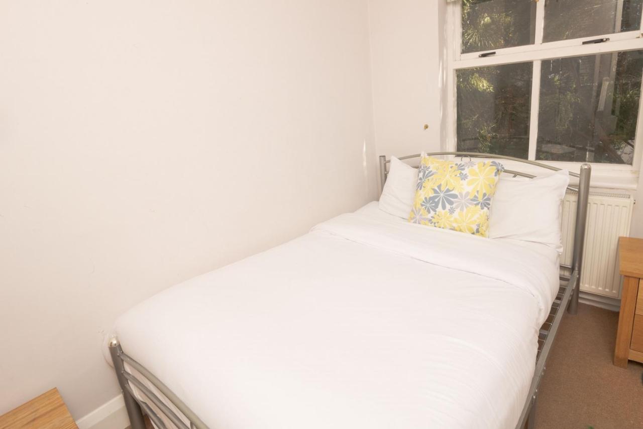 The Angel Place Hideaway - Fair 4Bdr House With Terrace Лондон Екстериор снимка