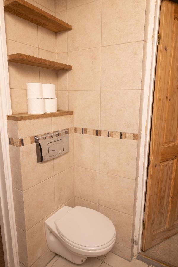 The Angel Place Hideaway - Fair 4Bdr House With Terrace Лондон Екстериор снимка