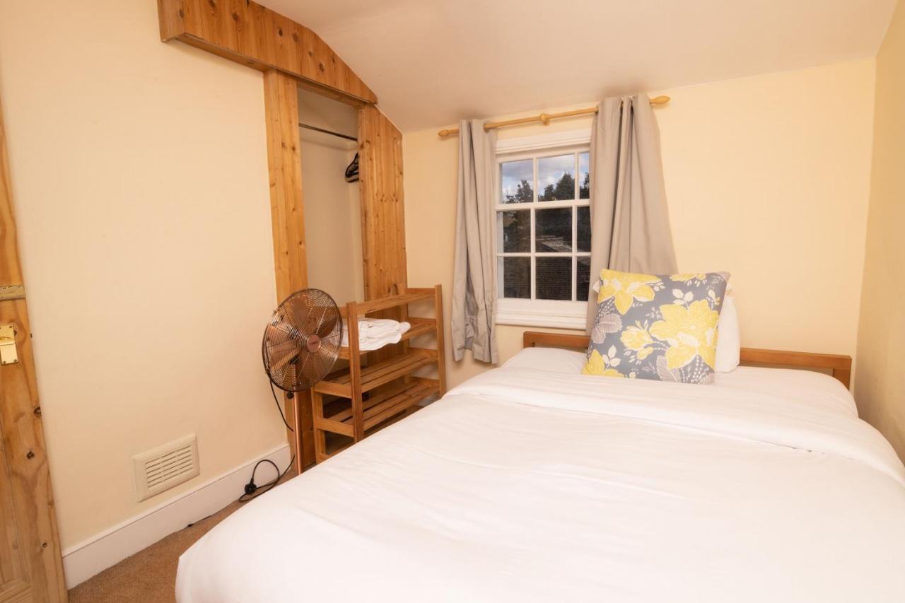 The Angel Place Hideaway - Fair 4Bdr House With Terrace Лондон Екстериор снимка